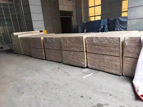 篮球场木地板价格